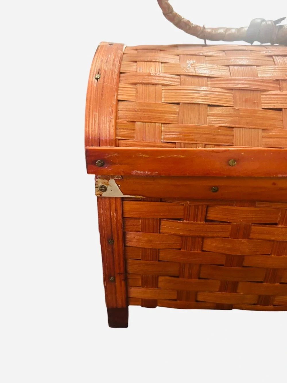 vintage woven wicker wood tabletop trunk styled as a small treasure chest. 5X5.5